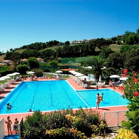 A Schiera Trilocale Con E Piscina Inclusi Cod 492 - Taunus Vacanze *